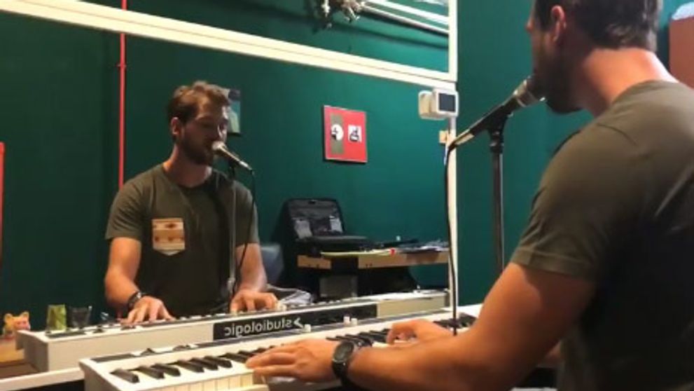 Bývalý SuperStarista zložil Saganovi pieseň