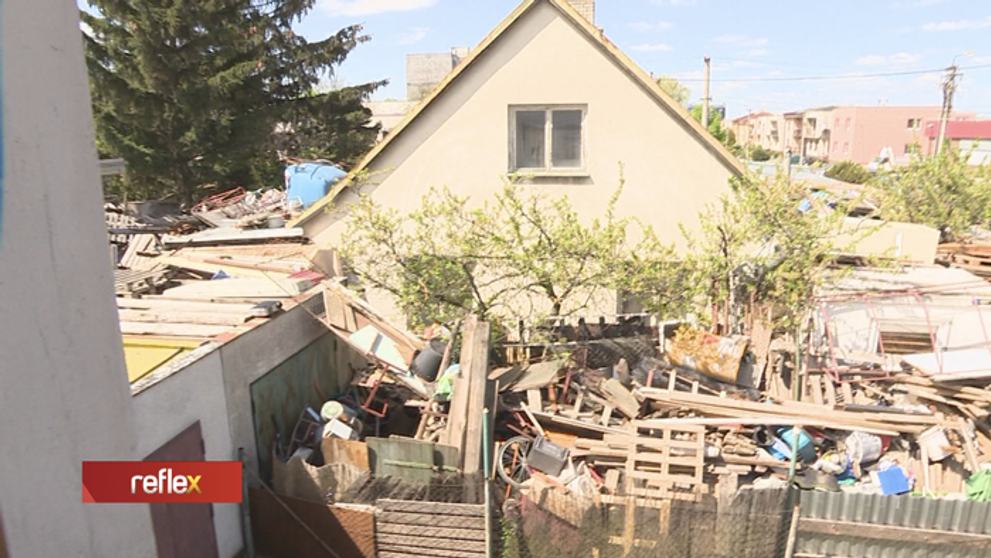 Obyvatelia sú zhrození: Sused má na dvore kopu odpadu!