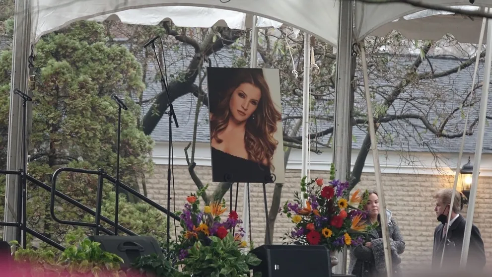 Lisa Marie Presley bola babka! Veľké odhalenie na poslednej rozlúčke