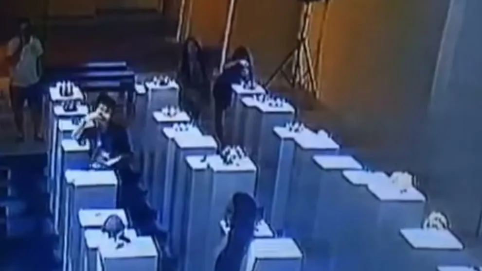 Selfie za 200-tisíc dolárov. Žena spôsobila domino efekt na výstave umenia