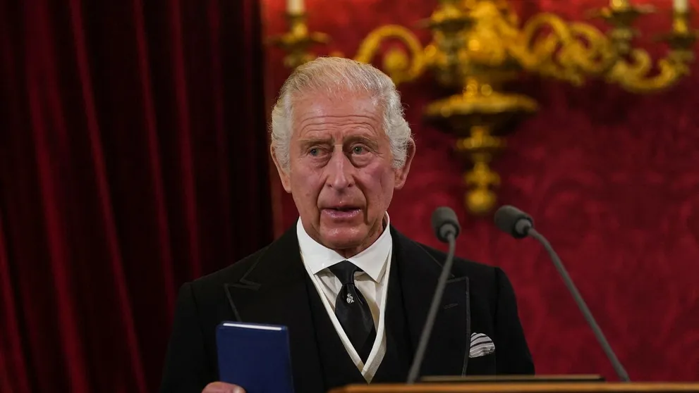 Kráľ Karol III: Toto robil prvýkrát po smrti svojej mamy kráľovnej Alžbety II.