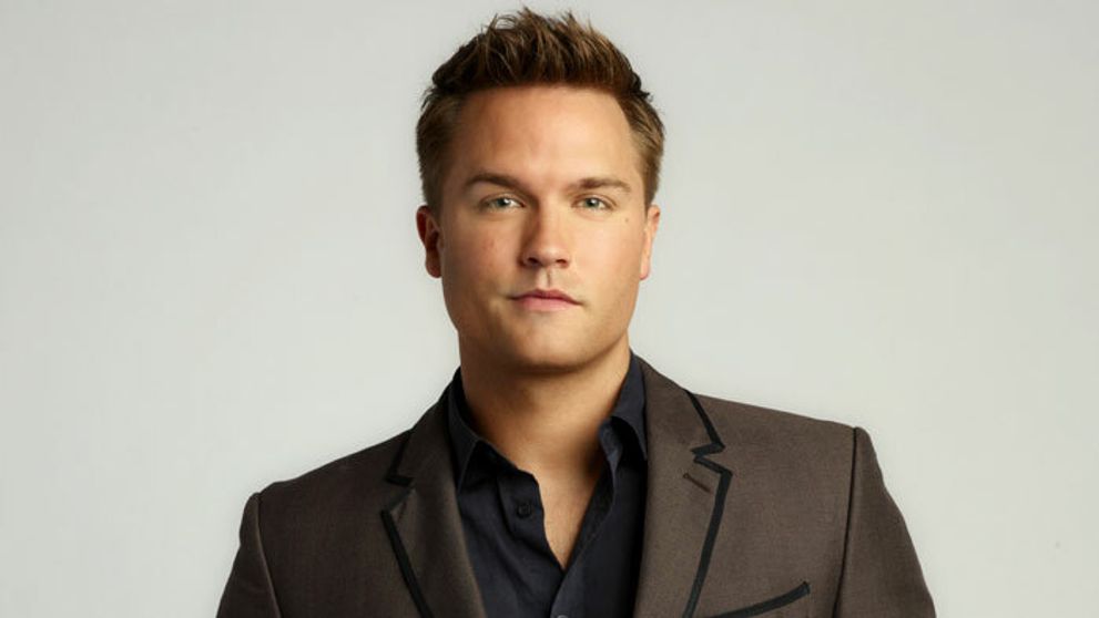 Fešák George z Doktorky Zoe má vážneho (mini)konkurenta!