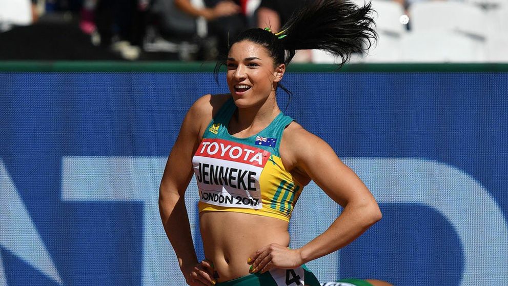 Skvelá nielen na dráhe: Z tejto krásky sa vám podlomia kolená!