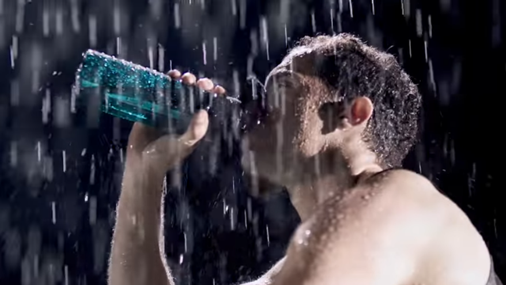 Vychytávka týždňa: Pijete málo vody? Táto fľaša vám zaručene pomôže