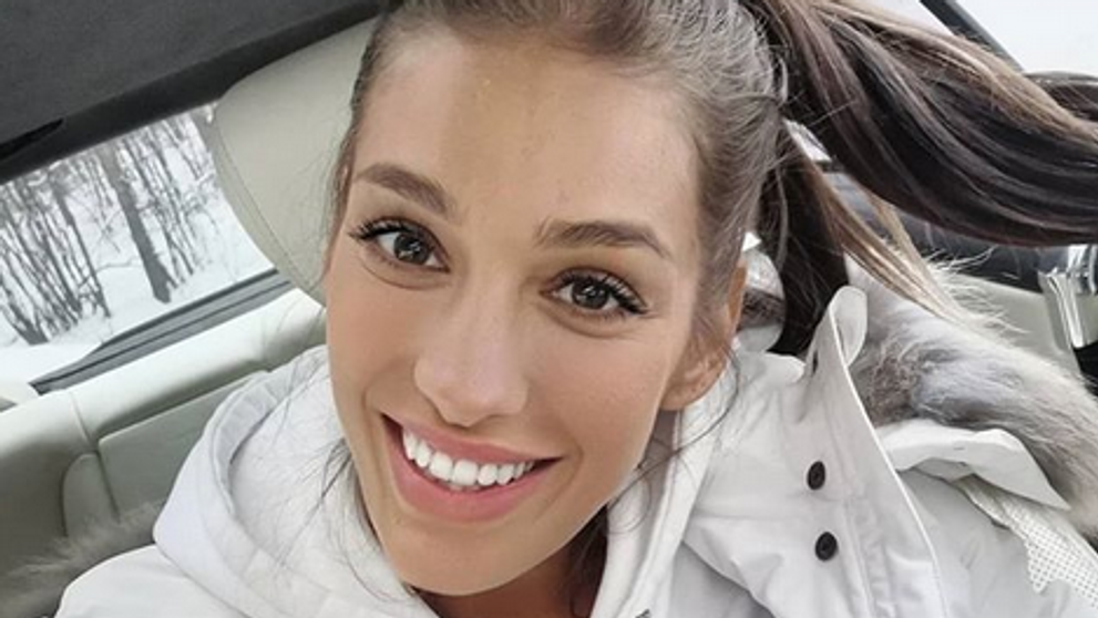 Najkrajšia fotka Jasminy a Rytmusa. S bábätkom im to náramne pristane