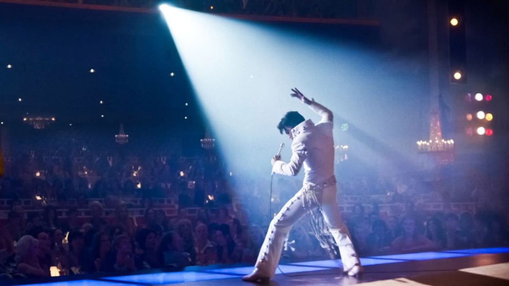 Herec prišiel do domu Elvisa. Jeho vnučka to stále nerozdýchala