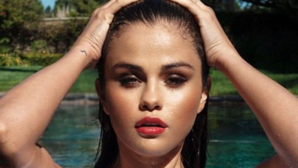 Selena Gomez v sexy dráždivej póze. Takto ju nepoznáme