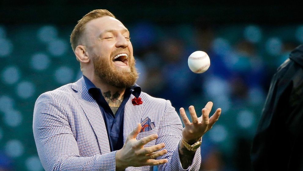 McGregorov úvodný nadhod baví sociálne siete. Horšie to hodil už iba raper 50 Cent