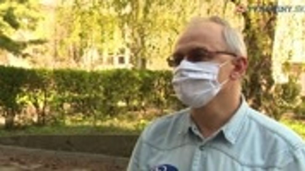 Vodičský preukaz tak skoro nedostanete. Autá stoja na dvore a výučbu pozastavili