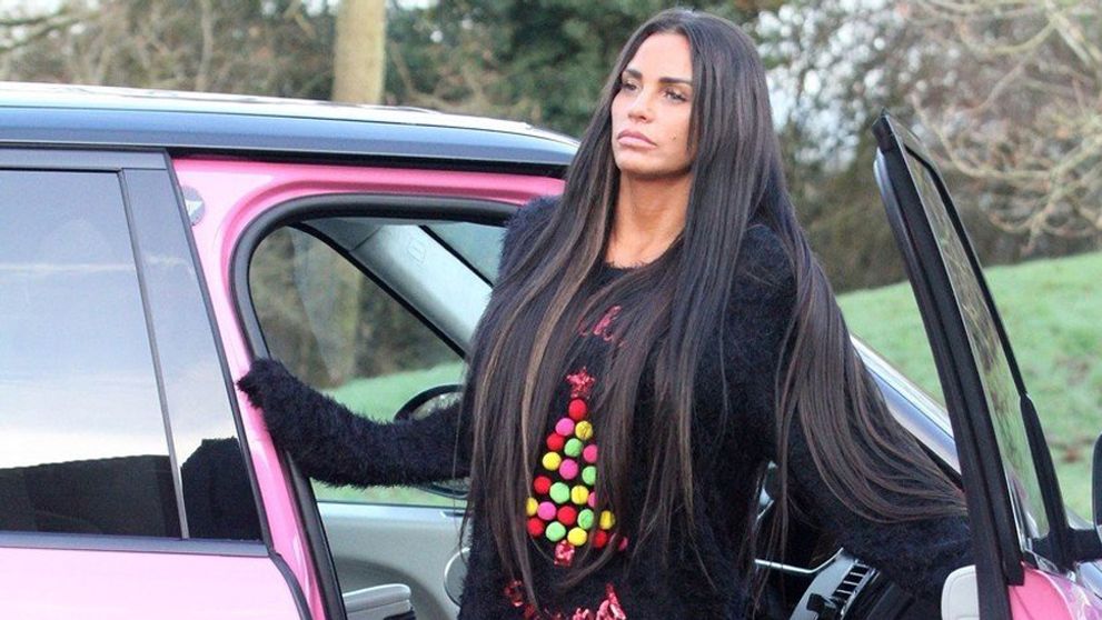 FOTO VNÚTRI: Katie Price opäť šokuje, predáva prsné implantáty!