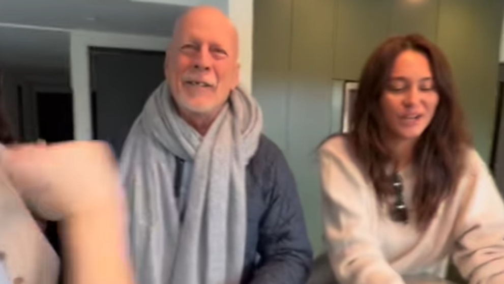 Prvé zábery Brucea Willisa po stanovení diagnózy: Rozplakali aj silných mužov