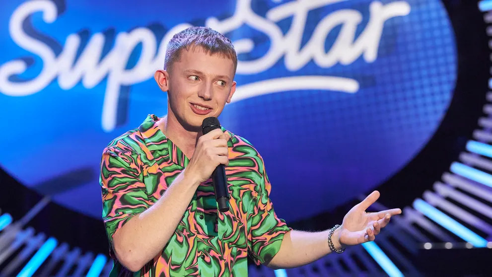 To je zmena: Superstarista je s novou farbou vlasov neprehliadnuteľný!