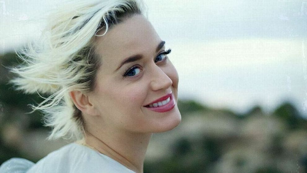 Katy Perry krátko pred pôrodom: Útla speváčka ukázala bruško vo výrazných plavkách
