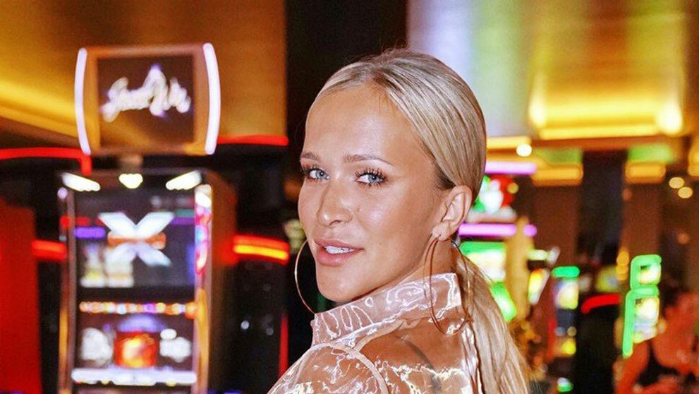 Nela Slováková neprekvapila. Priesvitná bola od hlavy až po päty