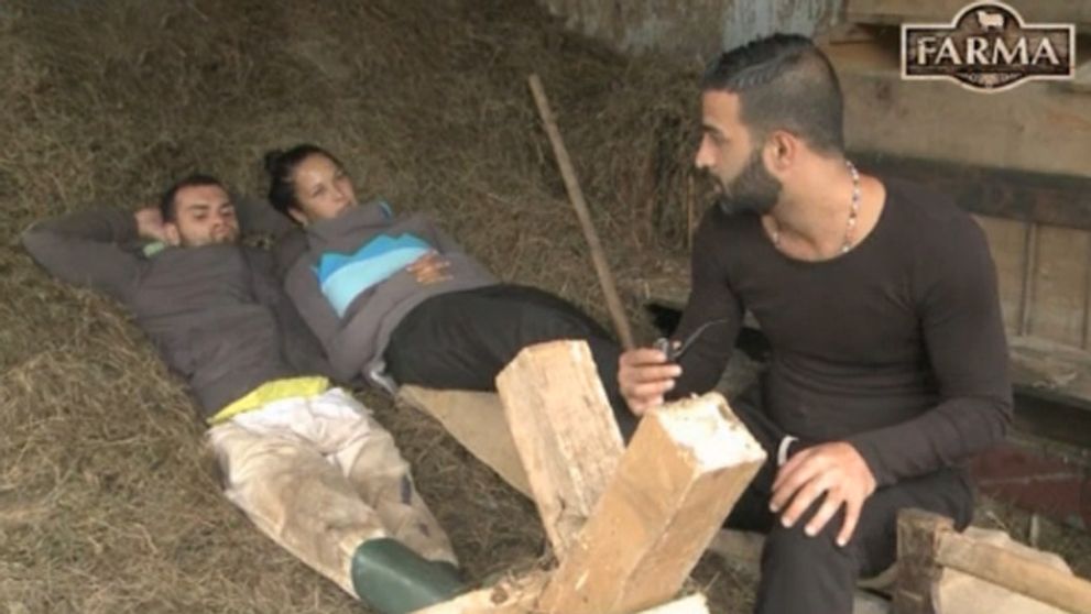 Jana ohovára Lenku. Zoberie si ju do duelu?