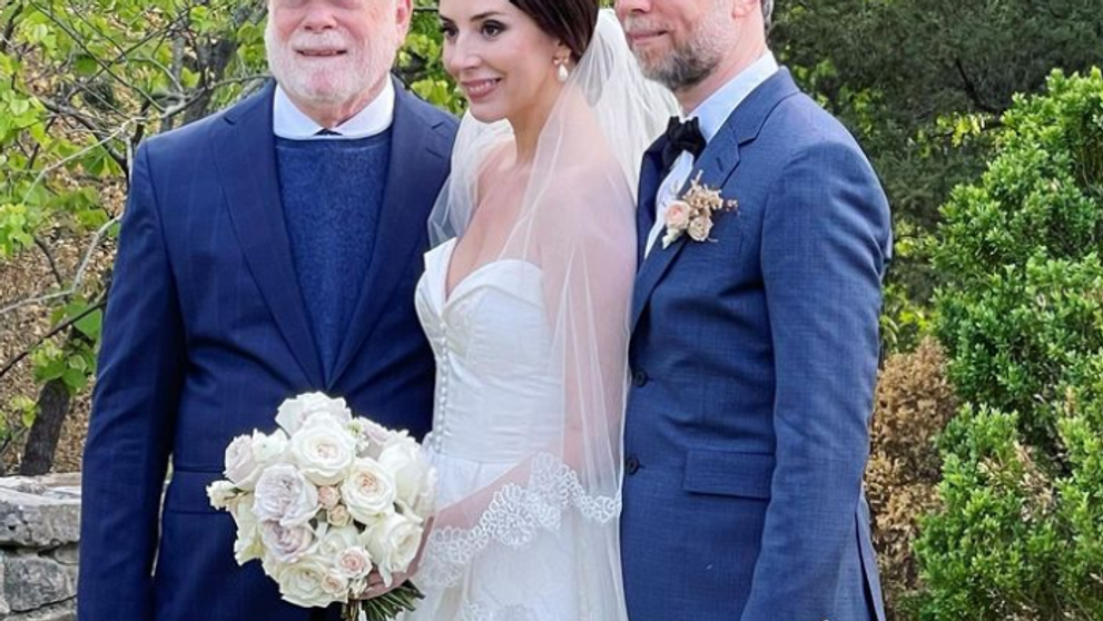 Spomenul som, že som sa oženil? Napísal herec a ukázal fotku