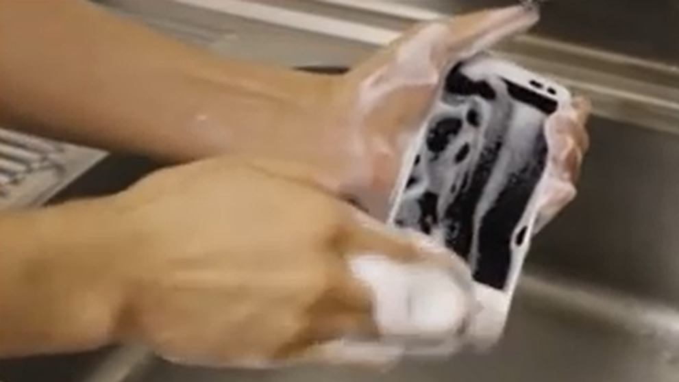 Vychytávka týždňa: Mobil, na ktorom už nebude žiadna baktéria