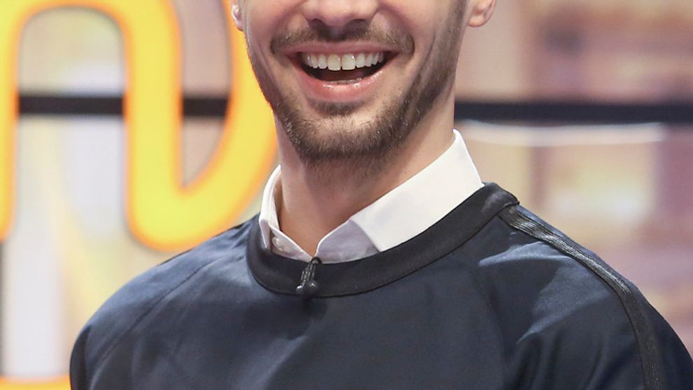 Štvrtý porotca v šou MasterChef: Stačí jeho úsmev a baby aj variť zabudnú!