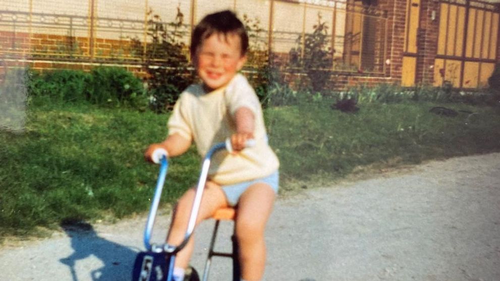 Spoznávate tohto rozkošného chlapca? Dnes si s ním spieva celé Slovensko