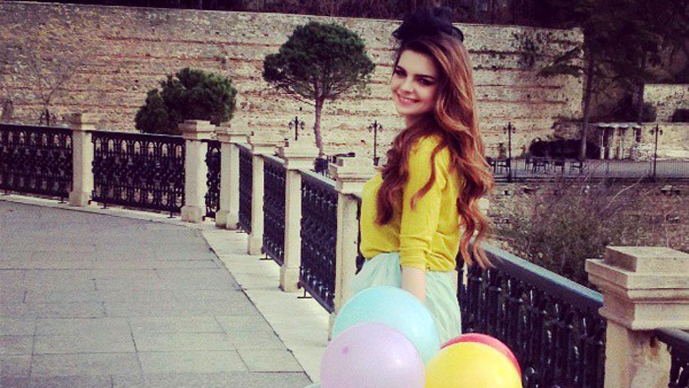 Pelin Karahan má neodbytného ctiteľa – a nie hocijakého!