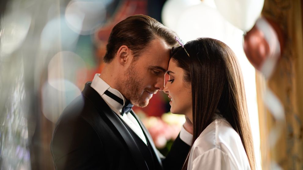 Eda z Lásky na prenájom vo svadobných šatách. Nádherná nevesta v bielom