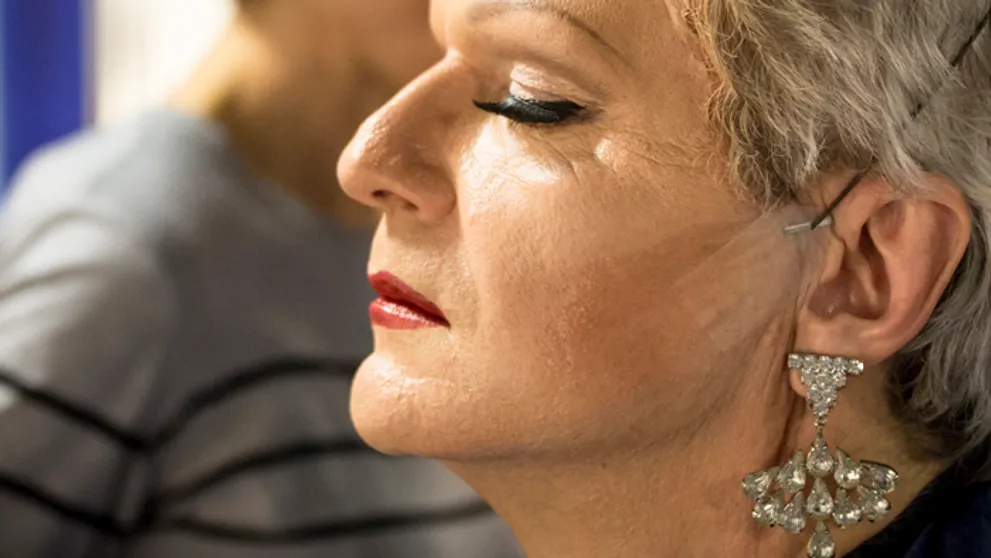Neuveriteľné zábery: Takto sa moderátor menil na Marilyn Monroe!