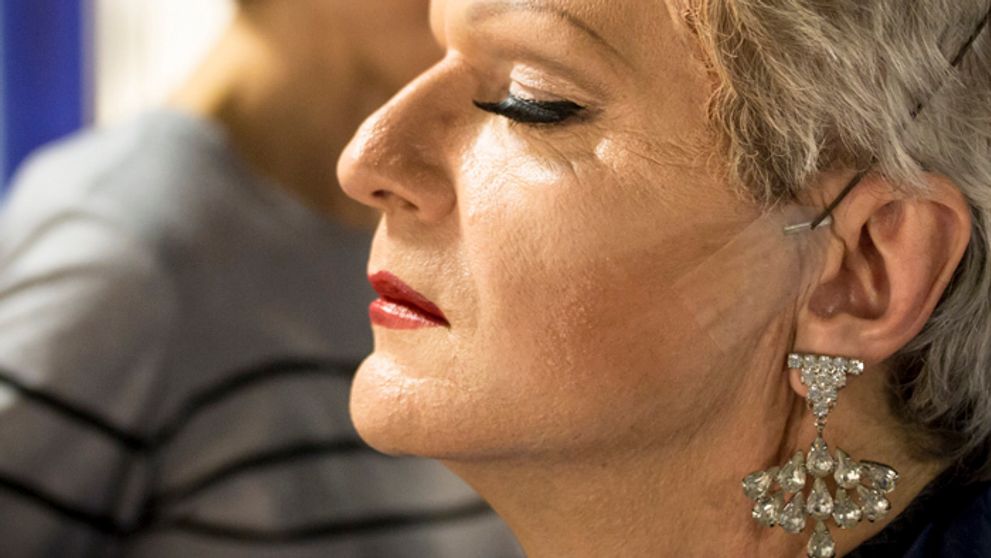 Neuveriteľné zábery: Takto sa moderátor menil na Marilyn Monroe!