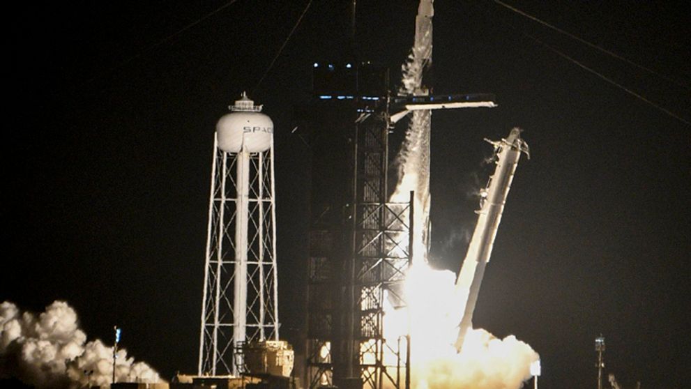 Spoločnosť SpaceX dopravila na obežnú dráhu Zeme štvoricu vesmírnych turistov