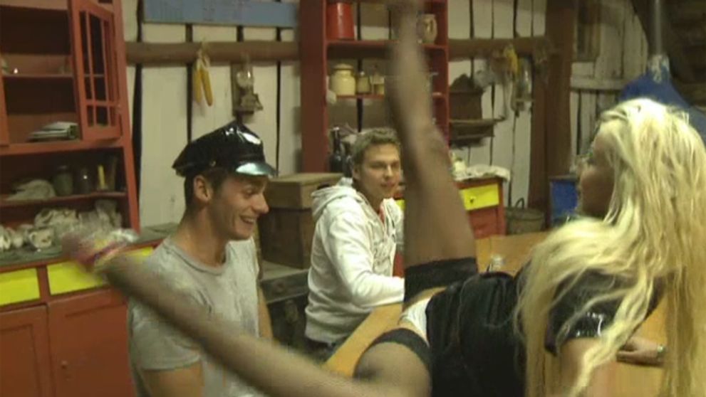 Nahota či pohľad do rozkroku? Pre farmárky žiadny problém!