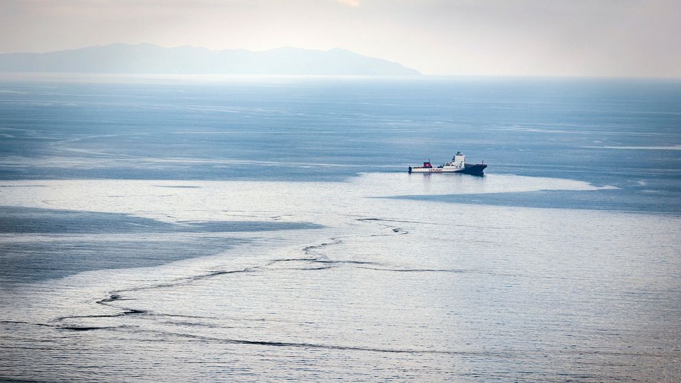 Cez La Manche plávala takmer nahá