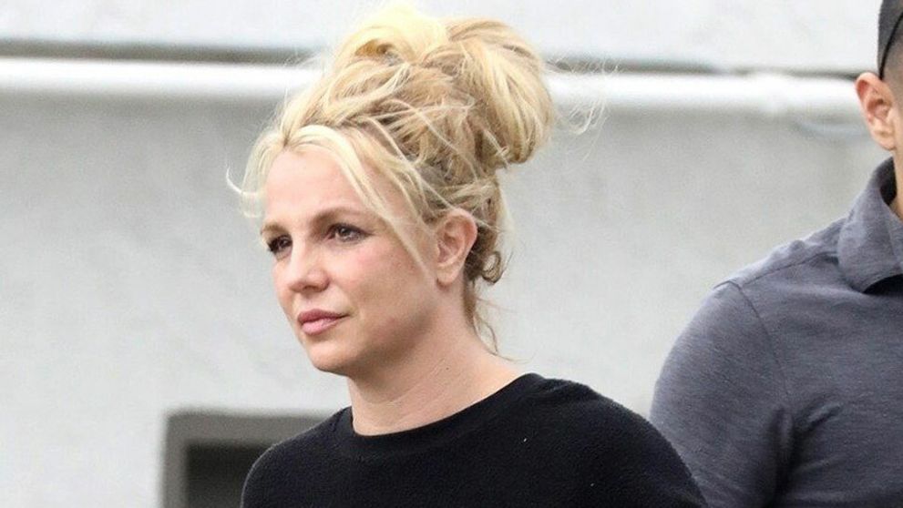 Britney je na tom stále zle. Jej manažér prišiel so zdrvujúcou správou