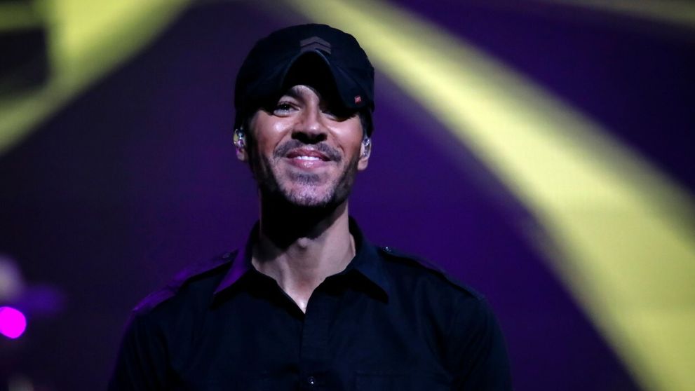 Naozaj raritná fotka. Enrique Iglesias ukázal po rokoch krásnu rodinku