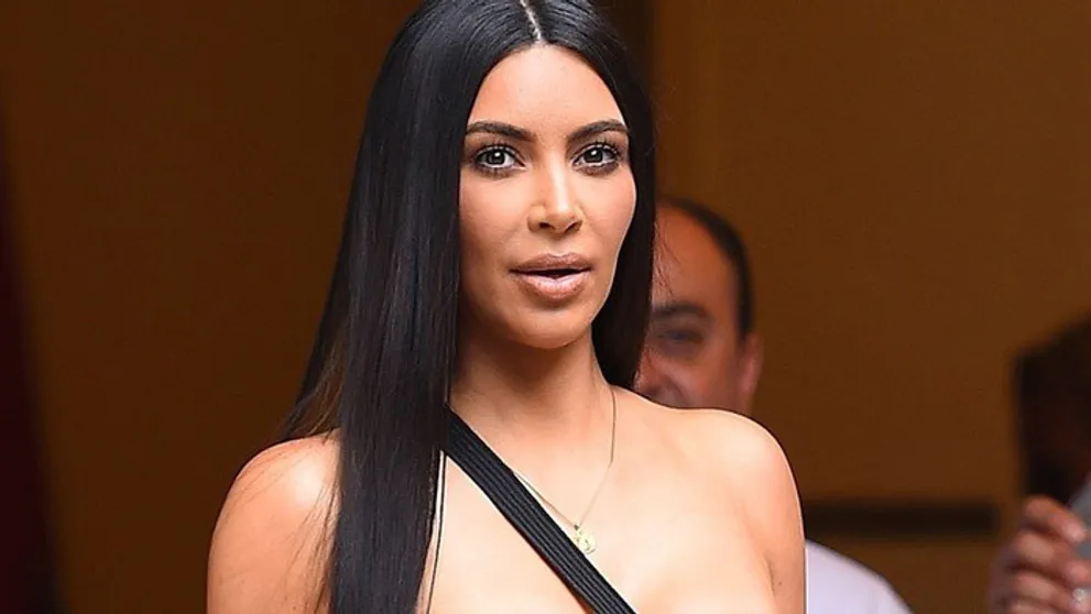 Kim Kardashian bude mať tretie dieťa, rodiť ale nebude. Poznáme pohlavie bábätka