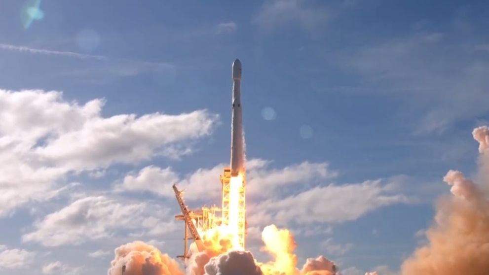 VIDEO: Najsilnejšia raketa sveta odštartovala na svoj prvý let