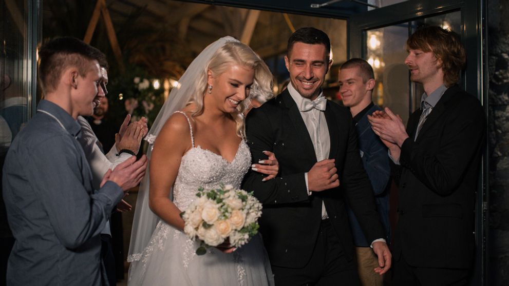 Totálne prekvapenie: Martin a Laura z Love Islandu v svadobnom