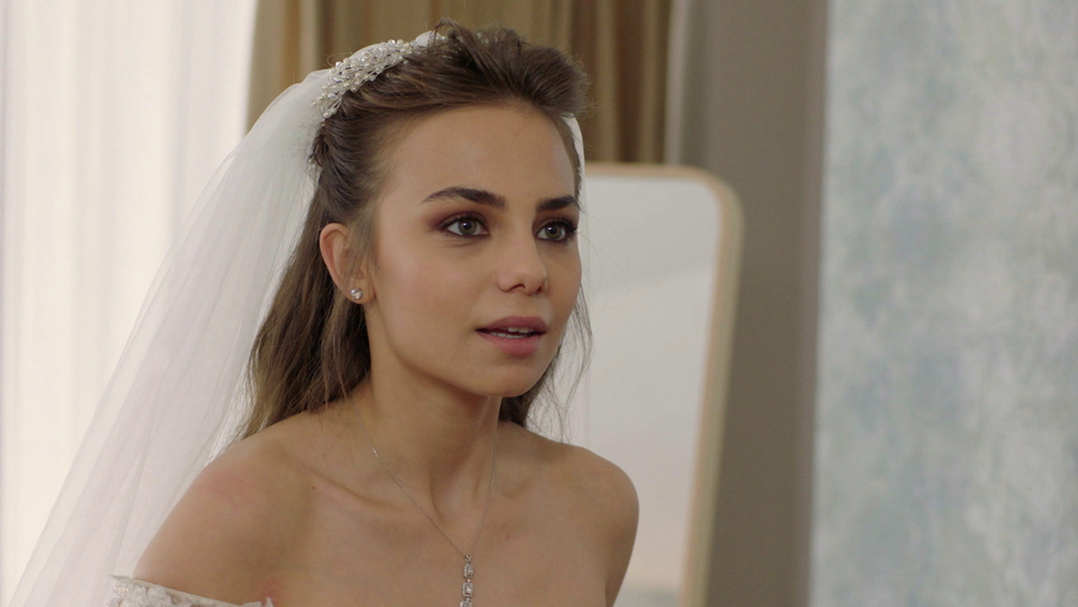 Ceren z Dvoch tvárí Istanbulu vo svadobných šatách: Je prekrásna