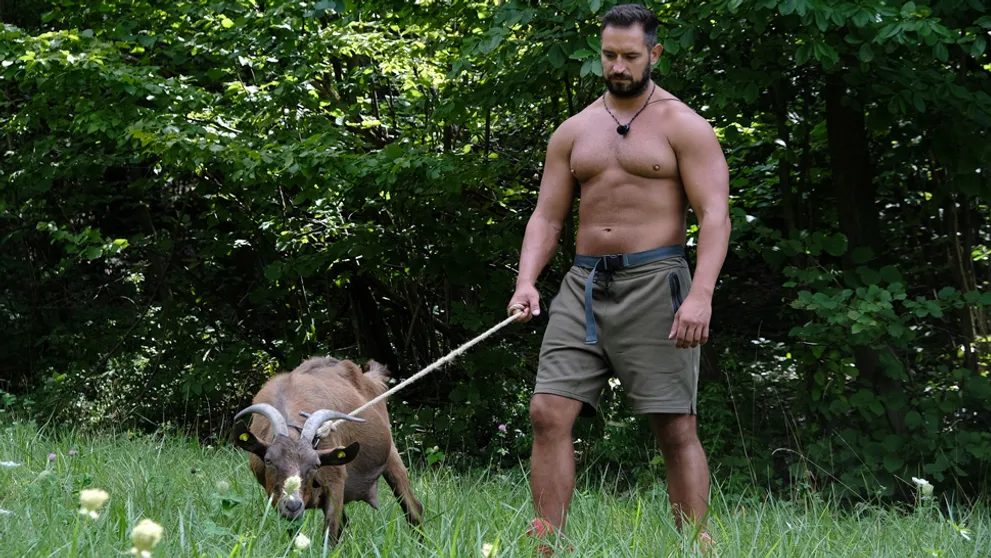 Rozzúrený Golem sa vyhrážal farmárom: Budem vám prehľadávať tašky!