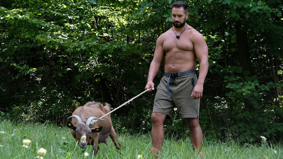 Rozzúrený Golem sa vyhrážal farmárom: Budem vám prehľadávať tašky!