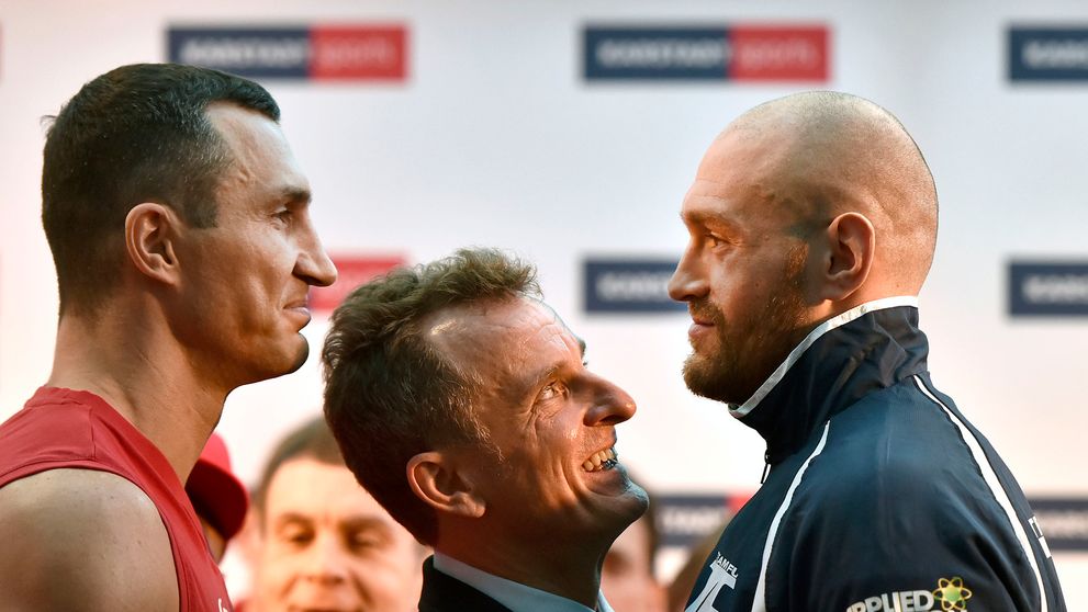 Kličko vs. Fury: Váženie pred duelom roka sa nezaobišlo bez menšieho incidentu