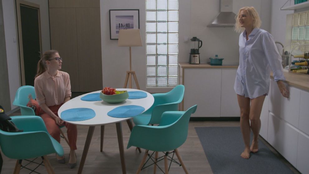 Prvé stretnutie Emy a Lýdie. Trápnosť by sa dala krájať