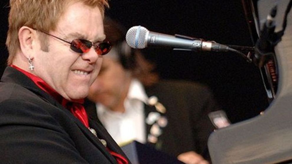 Máme pikošky z koncertu fenomenálneho Sira Eltona Johna!