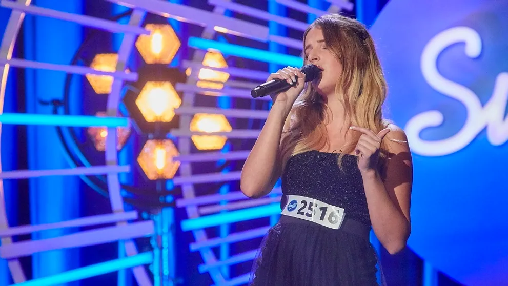 Júlia z nemeckej SuperStar. Z jej spevu aj výzoru všetkým padla sánka