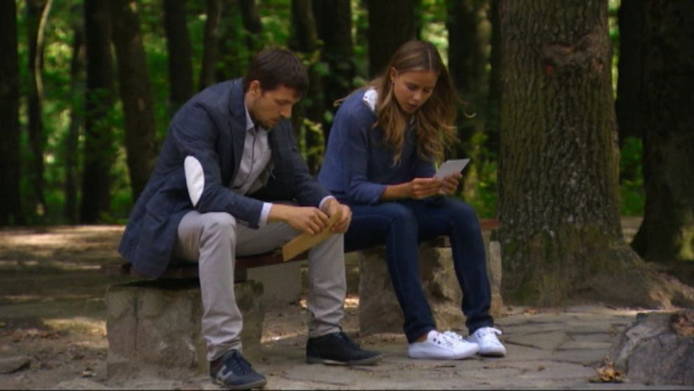 Nina sa konečne dozvedá pravdu o fotkách