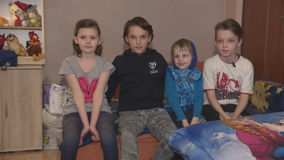 Zúfalá mama zostala sama na štyri deti. Každé z nich má inú chorobu