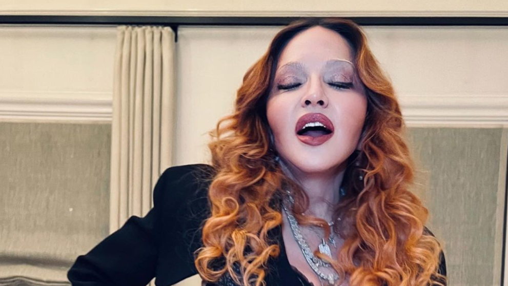 Nedávno ju museli kriesiť. Kráľovná popu oslavuje