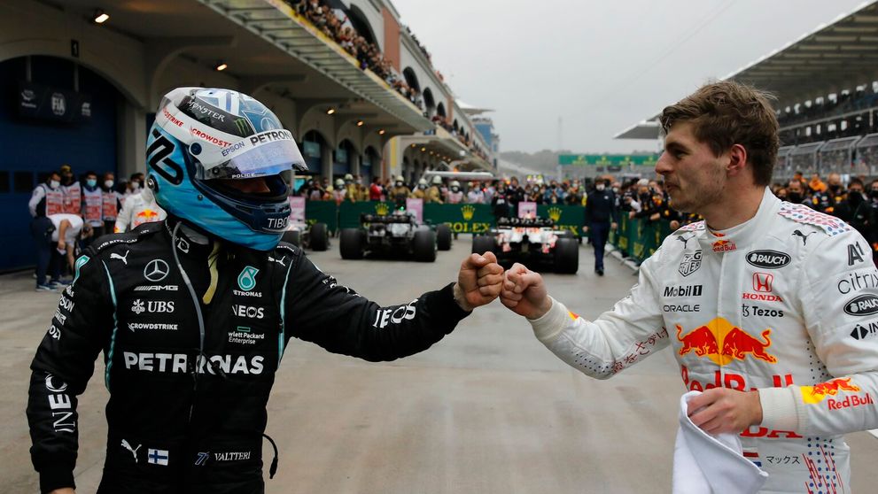 V Turecku triumfoval Bottas, Verstappen sa dostal na čelo seriálu F1