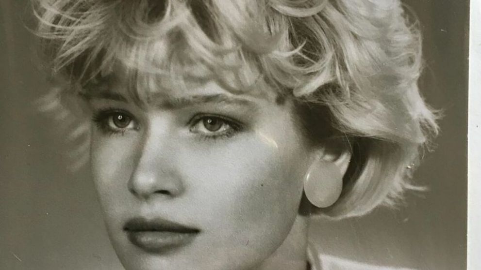 Krásna česká modelka na maturitnej fotke. Spoznali by ste ju?