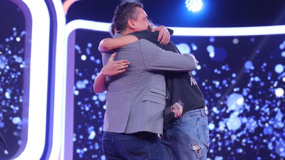 Syn známeho moderátora prvýkrát pred kamerami: Dojatý tatko mal slzy v očiach!