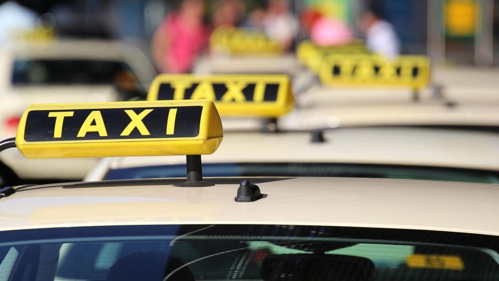 Nemci vyvíjajú elekrické lietajúce taxíky. Najali si dizajnéra svetových značiek