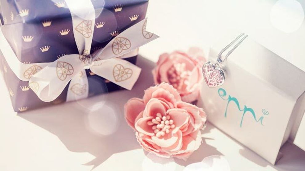 Šperk ako darček pre každú ženu: Ako vybrať ten správny?